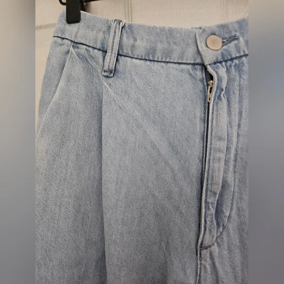 Uniqlo Drapey Pleated Denim Pants - Picture 4 of 5